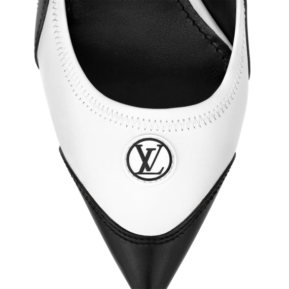 Step Up Your Look - Look Fabulous with the Louis Vuitton Archlight Pump in White!