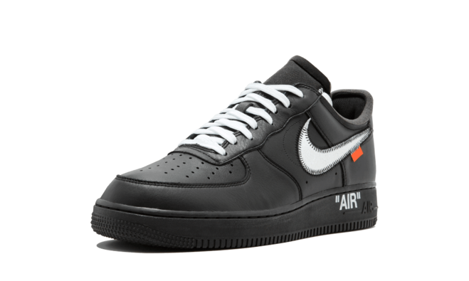 Get the signature Nike x Off White Air Force 1 07 in BLACK, perfect gift for men on sale at Moma