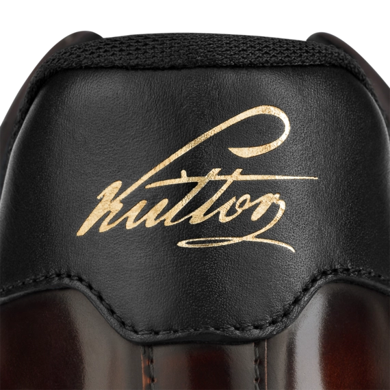 Don't miss our original Louis Vuitton Trainer Sneaker - Cognac Brown