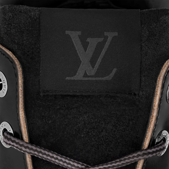 Menswear staple - the Louis Vuitton Oberkampf Ankle Boot - shop now and save!