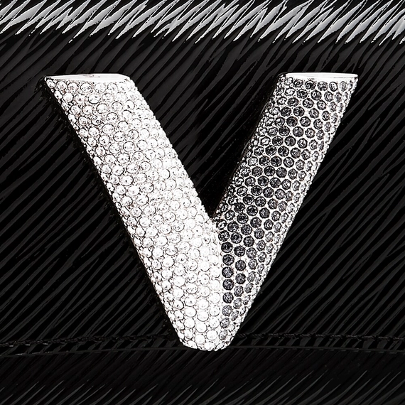 Take advantage of the Sale on the Louis Vuitton Night Box - designed with fashion-forward women in mind!