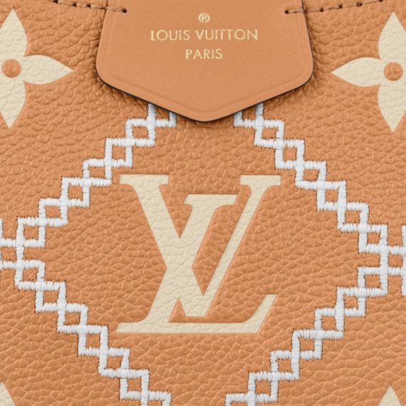 Brand New: Louis Vuitton Easy Pouch On Strap for Women!