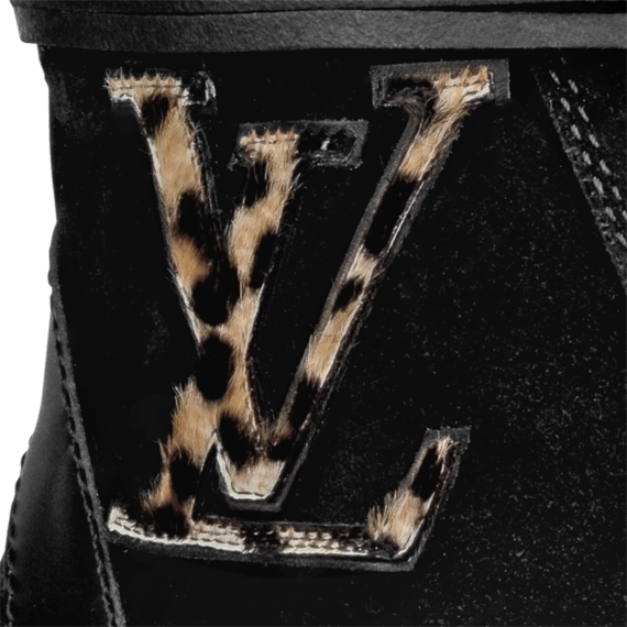 Shop Louis Vuitton Laureate Platform Desert Boots for Women - Outlet!