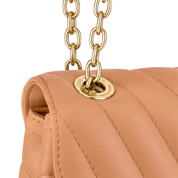 Look Great with the LV New Wave Chain Bag for Women