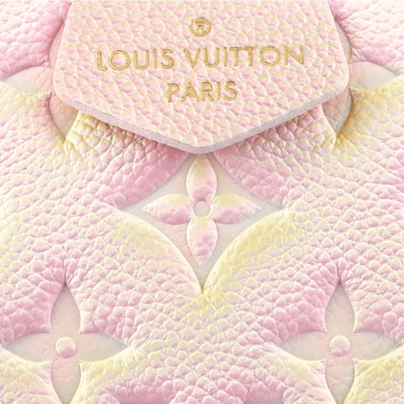 Discover the Perfect Accessoires - Authentic Louis Vuitton.