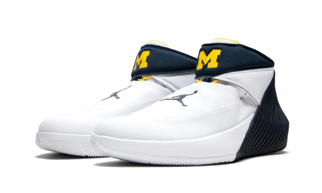 Complete your style with the men's Air Jordan 31 Why Not Zero .1 Michigan PE from Outlet store!