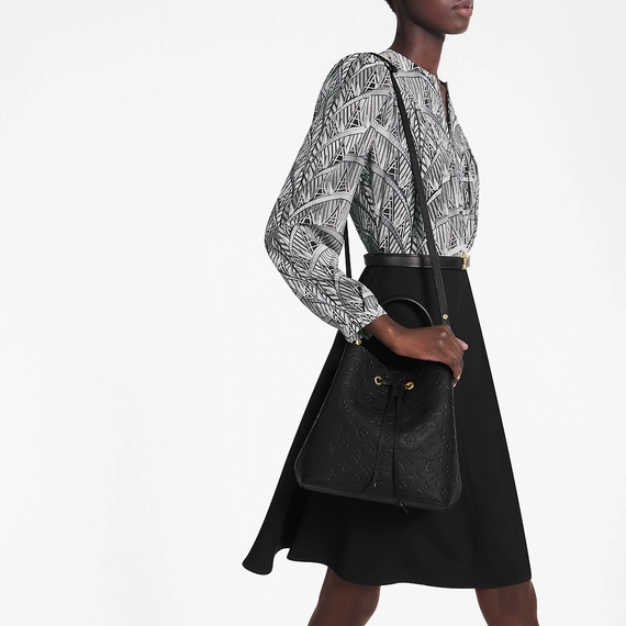 Shop women's Louis Vuitton NeoNoe MM online - buy outlet, original