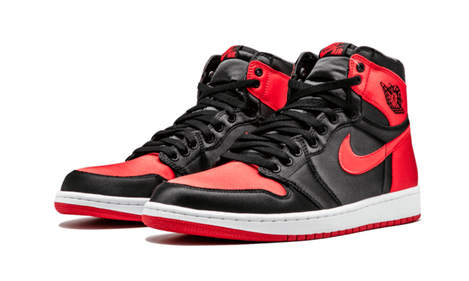 Air Jordan 1 Retro High OG SE Satin BLACK/UNIVERSITY RED-WHITE