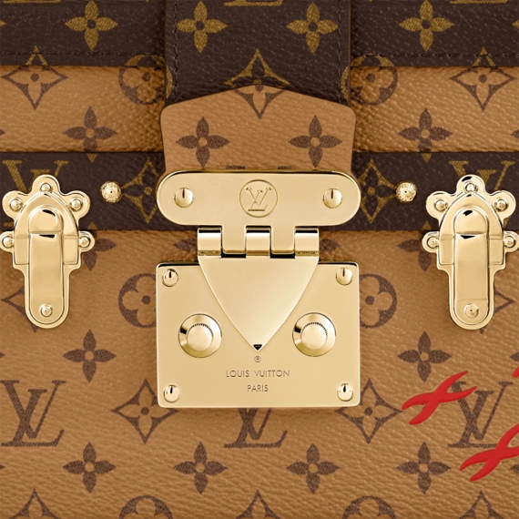 Refresh Your Look With Louis Vuitton Petite Malle
