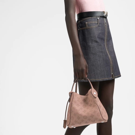 Women's Louis Vuitton Hina PM Magnolia Pink - Outlet Value