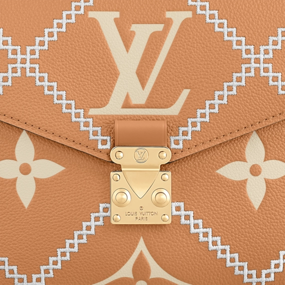 Find the Louis Vuitton Pochette Metis for Women