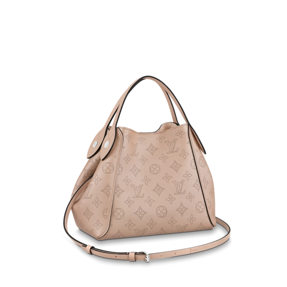 Louis Vuitton Hina: Outlet Stylish Handbag for Women