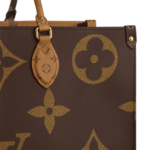 Women can look stylish with the OnTheGo GM from Louis Vuitton!