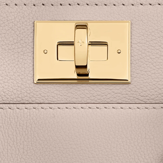 Outlet Louis Vuitton On My Side MM, perfect for women.