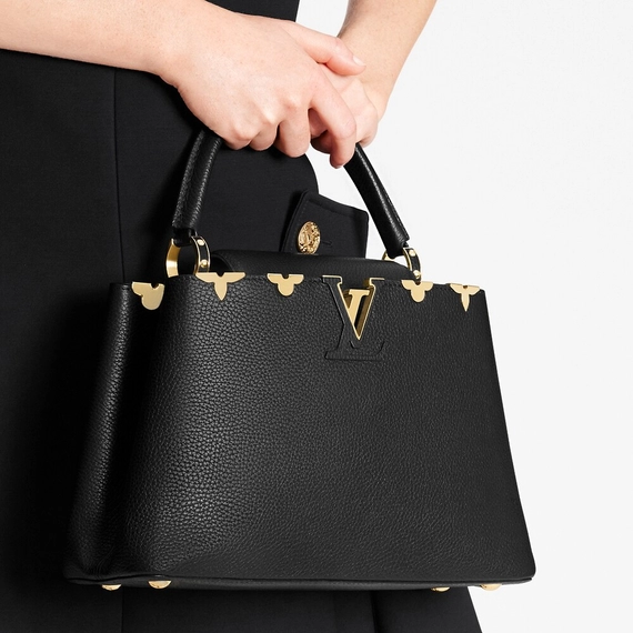 Stylish Women's Louis Vuitton Capucines MM - Outlet Sale