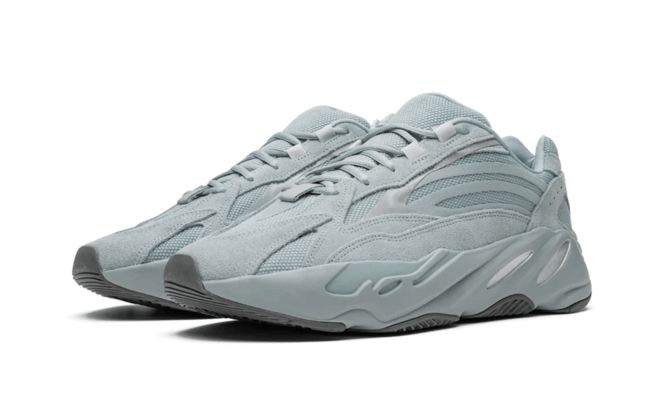 Pick up the Yeezy Boost 700 V2 in Hospital Blue for Men!