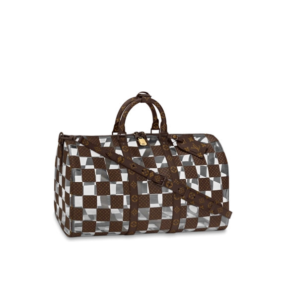 Pick up a trendy new Keepall Bandouliere 50 from Louis Vuitton, perfect for the modern man! Shop the outlet sale now.