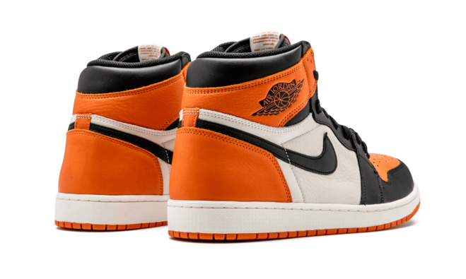 Upgrade your Style: Mens Air Jordan 1 Retro High OG - Shattered Backboard BLACK/STARFISH-SAIL - new