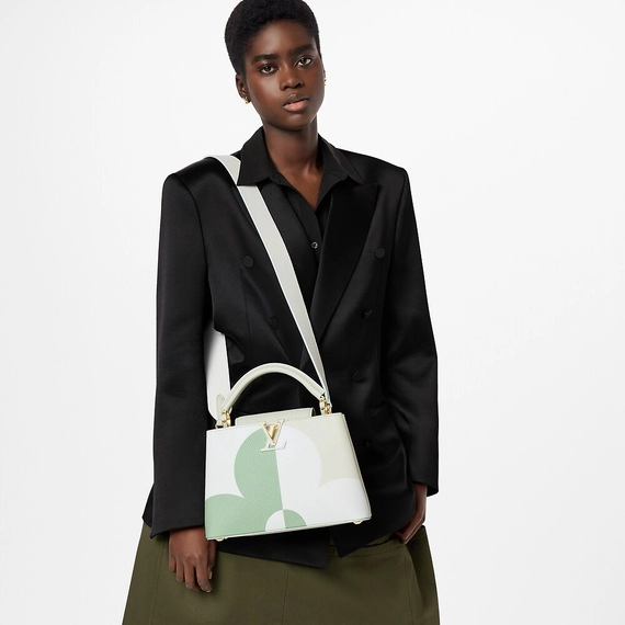 Women's Bags: Bolsa Capucines BB, Outlet Sale, Original