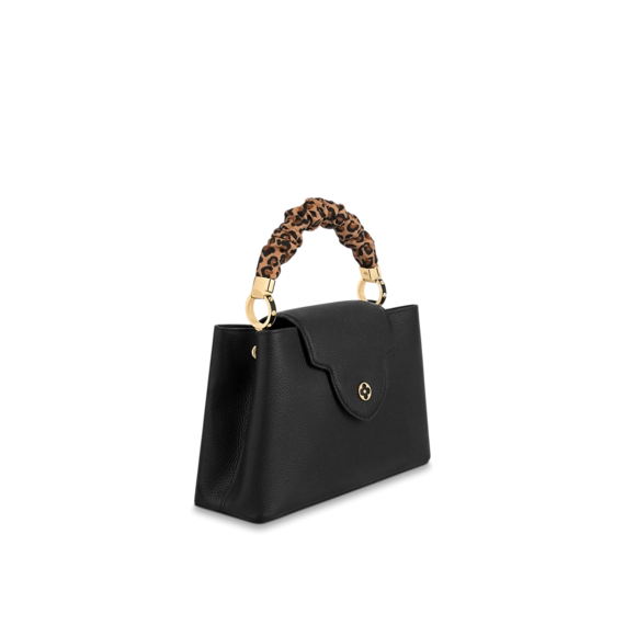 Get the new and original Capucines MM handbag for ladies