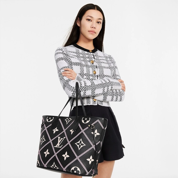 Show off with a new original Louis Vuitton Neverfull MM.