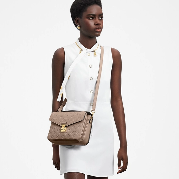 Women's Louis Vuitton Pochette Metis Outlet- Get It Now!