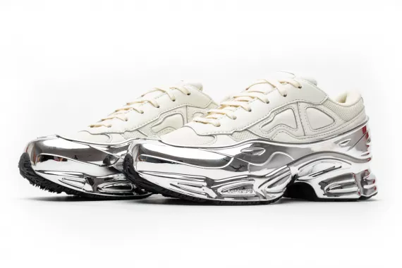 Ozweego Raf Simons Cream White Silver Metallic