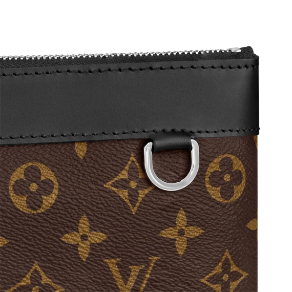 Check out the new Louis Vuitton Discovery Pochette GM for men!