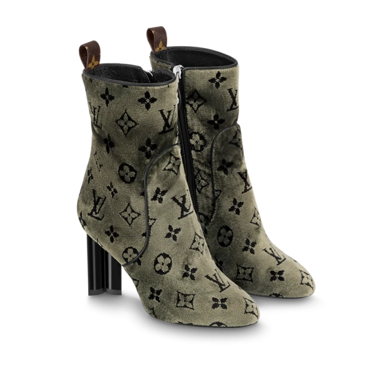 Shop for original Louis Vuitton Silhouette Ankle Boots for women!