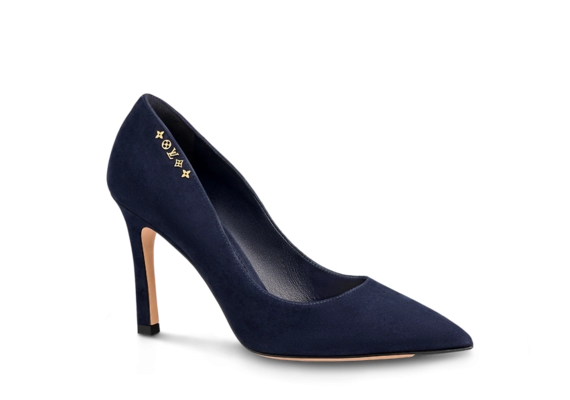 Discover the Navy Blue Louis Vuitton Signature Pump for Women at the Outlet.