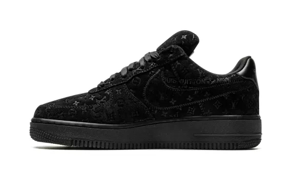 Get luxe with the Louis Vuitton AIR FORCE 1 Low Virgil Abloh - Black/Black for Women.