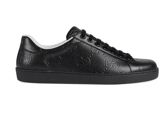 Men's Gucci Ace GG Supreme Sneakers - Black | Outlet Sale