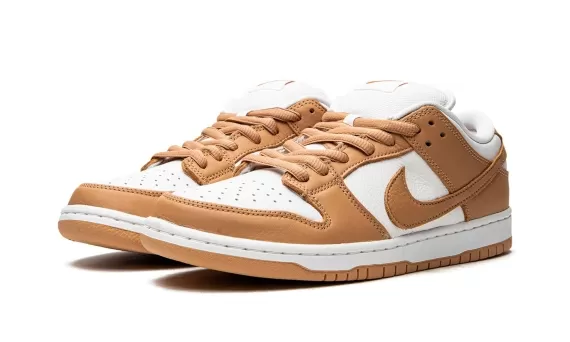 Buy the original Nike SB Dunk Low - Light Cognac and stay ahead of the fashion game!