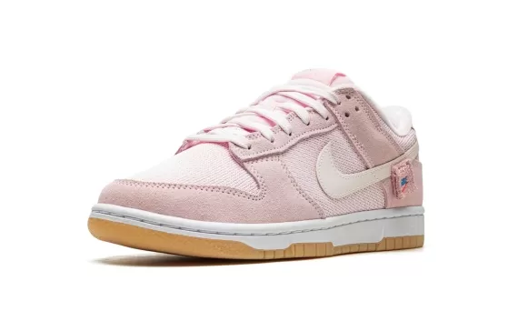 Nike WMNS Dunk Low SE - Soft Pink