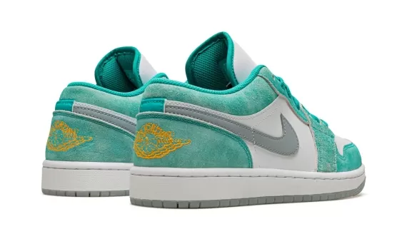 Air Jordan 1 Low SE - New Emerald