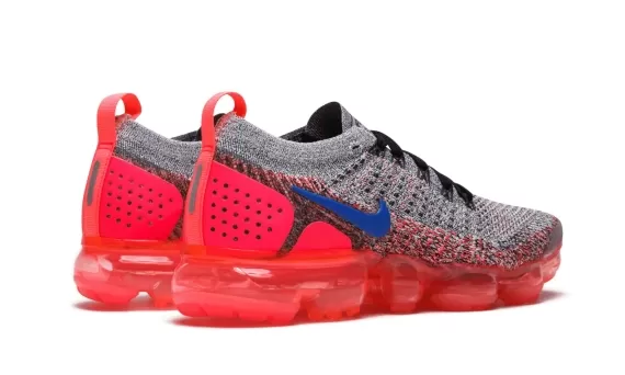 Get Women's Nike Airmax Vapormax Fluknit - White/Ultramarine-Hot Punch Now at the Outlet.