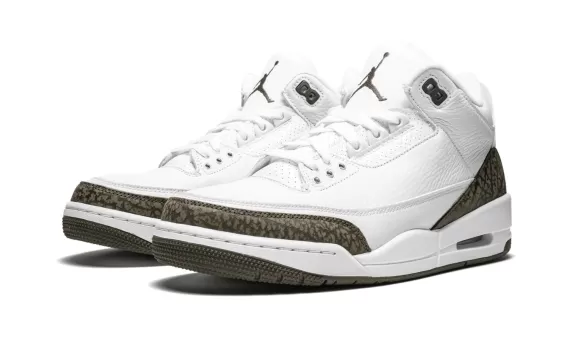 Get the Original Air Jordan 3 Retro Mocha for Men.