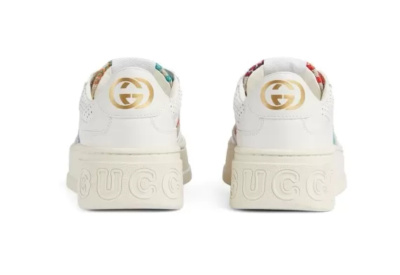 Get Women's Gucci GG Low-Top Sneakers - White/Multicolour at the Outlet