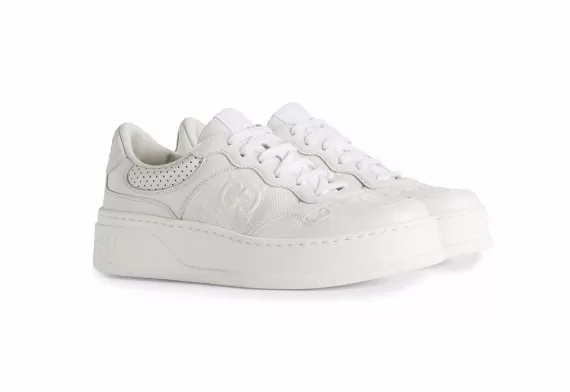 Gucci GG embossed low-top sneakers - GG Supreme print White