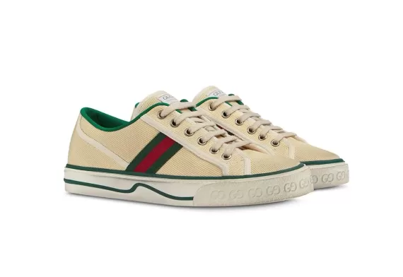 Grab a Bargain on Women's Gucci Tennis 1977 Low-Tops in Beige/Green/Red!