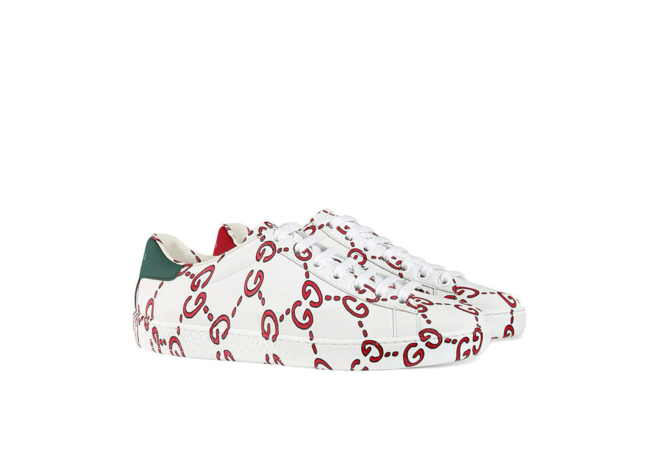 Men's Gucci White Outlet Sale on the GG Logo Ace Shoes.