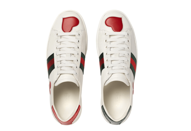 Men's Gucci Ace Leather Heart Inlay Embroidered Low-Top Sneakers - Original.