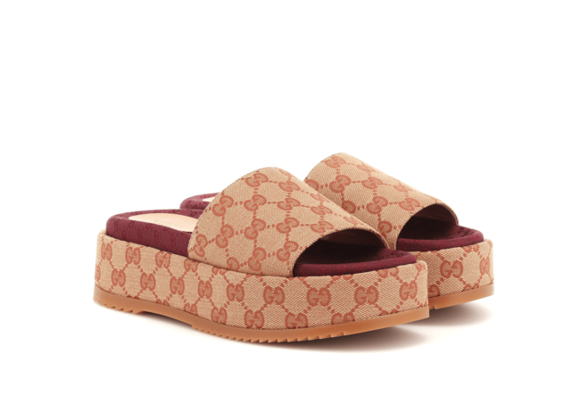 Gucci Slider Sandal New - Look your best with the new Gucci Slider Sandal for men. Get them now from the Gucci Outlet.