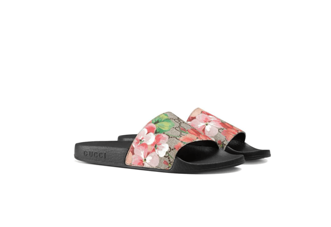 Look gorgeous this summer with the latest sale on Gucci Blooms Supreme Slide Sandals!