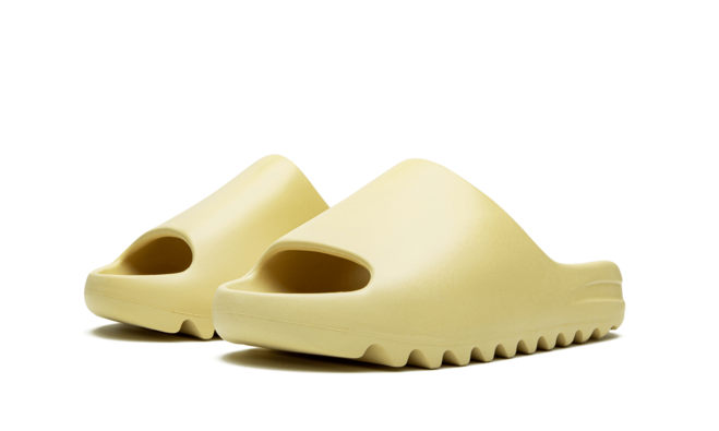 Women's Yeezy Slide Desert Sand - Stand Out in Style