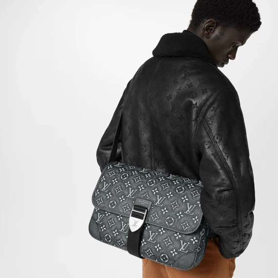 Louis Vuitton Archy Messenger MM