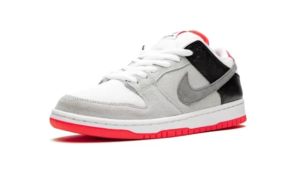 Nike SB Dunk Low - Infrared