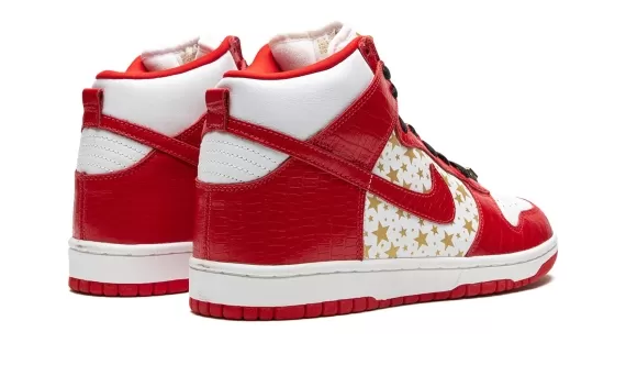 Nike SB Dunk High Pro Supreme - Red Stars