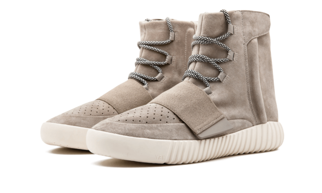 Women Get a Deal on the Yeezy Boost 750 in Gray and White