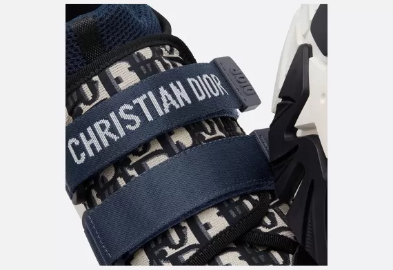D-WANDER Sneaker - Deep Blue Dior Oblique Technical Fabric